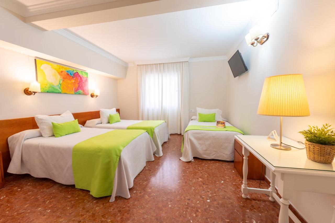 Hotel Romerito มาลากา ภายนอก รูปภาพ